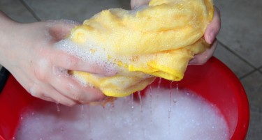 „ОСТАВААТ ХАОС ЗАД СЕБЕ И НЕРЕД КОЈ БАРА ЧИСТЕЊЕ СО ЧАСОВИ!“Српските туристи на удар на издавач на апартмани во Грција