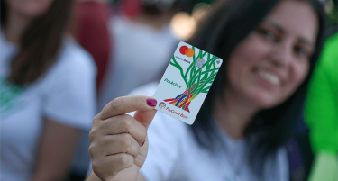 Уживај во премиум поволности и помалку трошоци на твоето летно патување со ProActive дебитната картичка на ПроКредит банка