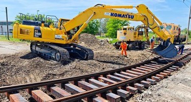 Од жештината се деформираше пругата кај Бања Лука