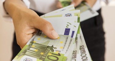 Најниската плата во Македонија е речиси 600 евра пониска од таа во Словенија