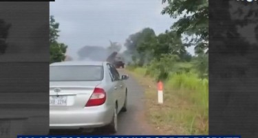 ЗАГИНАА 12 ЛУЃЕ: Илјадници се евакуираат поради судирот меѓу Камбоџа и Тајланд