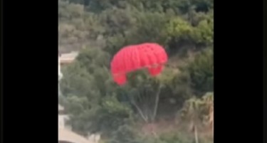 (ВИДЕО) Турист со падобран падна во хотелски базен во Црна Гора