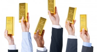 Што одлучи Трамп за царините за златните прачки?