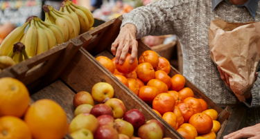 Во соседна земја за една година овошјето поскапело за над 80 отсто