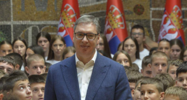 СРПСКИОТ ПРЕТСЕДАТЕЛ: Сакате земја без Вучиќ? Ќе ја имате за година и пол