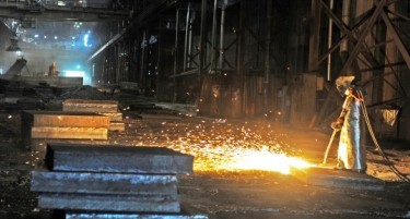 ПО ОДЛУКАТА ЗА НОВ РАСТ НА ТАРИФИТЕ ЗА ЧЕЛИКОТ И АЛУМИНИУМОТ: Автомобилската индустрија со предупредувања