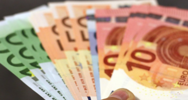 Нервозните инвеститори ги кренаа приносите од германските обврзници на највисоко ниво од 2011 година