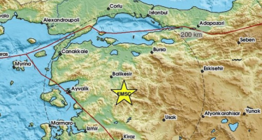 Во турски град ноќеска имаше повеќе од 220 земјотреси