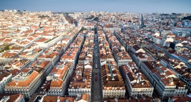 Португалија е „мамец“ за фриленсери: Кејт заработува 7.000 долари, еве како го создаде својот бизнис рај