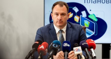 ЗАБРАНЕТИ 250 ОНЛАЈН ПРИРЕДУВАЧИ НА ИГРИ НА СРЕЌА - Андоновски најавува дека слична судбина ги чека уште 50тина