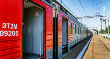 Во Бугарија девојки скокнале од воз во движење откако ја пропуштиле станицата