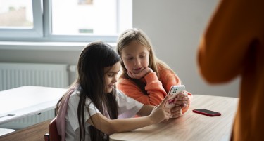 ВО УЧИЛИШТЕ БЕЗ ТЕЛЕФОН: Нови правила во Албанија