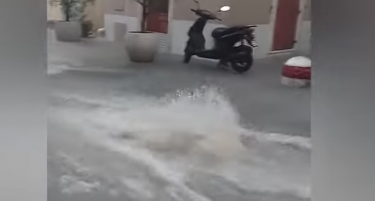 (ВИДЕО) Наврнаа 120 литри дожд на метар квадратен, невреме ги зафати Умаг и Новиград