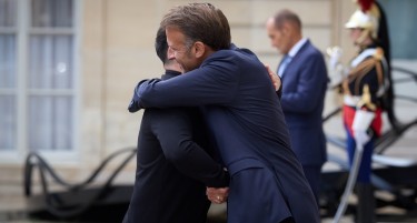 Макрон откри колку земји се спремни да распоредат трупи во Украина