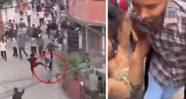 (ВИДЕО) Демонстрантите влечат министер по улиците на Непал