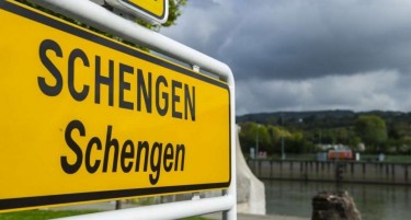 ЕВЕ ЗА КОГО НЕМА ДА ВАЖАТ НОВИТЕ ПРАВИЛА ЗА ВЛЕЗ ВО ЕУ: Проверете дали сте во таа категорија граѓани