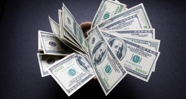 „Toне“ вредноста на доларот