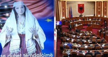 ВИДЕО: Виртуелната AI министерка се обрати за прв пат во албанското Собрание и направи тепачка