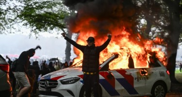 (ВИДЕО) НАСИЛНИ ПРОТЕСТИ ВО ХАГ: Демонстрантите се судрија со полицијата