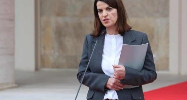 Албанскиот заменик-министер на МВР пушел во ресторан во Њуjорк пред да биде разрешен