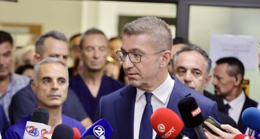 „ШЕСТИ СМЕ ВО ЕВРОПА СО РАСТ НА ПЛАТИ“: Мицкоски вели дека опозицијата шири лаги