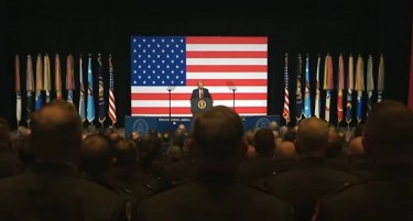 „ЈАС СУМ ЗАД ВАС“: Трамп со поддршка до армијата, прогласи „повторно будење на воинствениот дух“