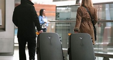 Популарна авиокомпанија ќе прифаќа само дигитални карти за влез во авион од ноември: Што значи ова за патниците?