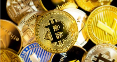 Биткоинот достигна нов рекорд: Се искачи на 125.000 долари