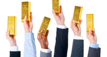 ОВА НЕ СЕ СЛУЧИЛО ПРЕТХОДНО: Цената на златото урна нов рекорд