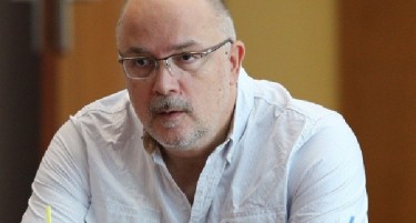 „БОКИ ВООПШТО НЕ ПЕРЕЛ ПАРИ, ЕДНОСТАВНО ГИ ТРОШЕЛ“: Професорот Калајџиев поинаку ги толкува работите