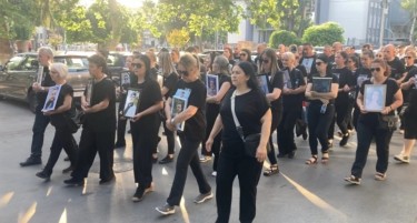 „ПРЕНЕСИ ИМ ПОЗДРАВ И ПОРАКА НА НАШИТЕ АНГЕЛИ ДЕКА ЗАСЕКОГАШ ЌЕ ОСТАНАТ ВО НАШИТЕ СРЦА“: Родителите на починатите од Кочани со искрено сочуство за смртта на Панчо