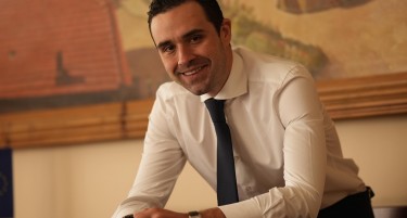 КОСТАДИНОВ НА КРАЈОТ ОД МАНДАТОТ ИМ СЕ ОБРАТИ НА СИТЕ СОВЕТНИЦИ: Ако некогаш сум повредил некого со мој став или збор, од срце барам прошка