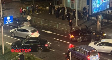 ТЕШКА СООБРАЌАЈКА НА БУЛЕВАРОТ ПАРТИЗАНСКИ ОДРЕДИ - се судрија три возила (ФОТО)