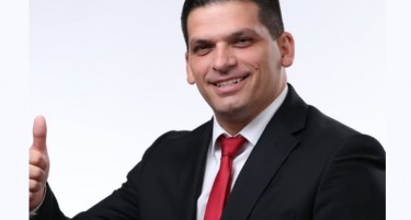 ПЕЦАКОВ ПРОГЛАСИ ПОБЕДА ВО ОХРИД - градноначалникот највува втор мандат