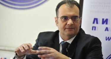 „Изборите организирани за традиционалните партии и нивните „независни“ деривати ја компромитираа излезноста“: Коментар на изборите на Иван Величковски