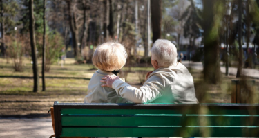 Французите ќе одат во пензија на 65 години?