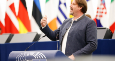 „МАКЕДОНИЈА СЕ УШТЕ Е БЛОКИРАНА ОД БУГАРИЈА“: Вајц се надева на уставни измени за вклучување на Бугарите во Уставот за европски напредок на земјата