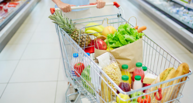 ПАЗАРЕЊЕ ВО ГРЦИЈА И ВО СЕДУМ ДРУГИ ЗЕМЈИ ОД ЕУ: Еве ја споредбата на кошничките