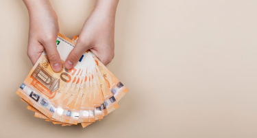 Просечни плати во регионот: Еве каде се најниски и каде заработуваат најмногу