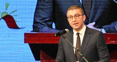 Мицкоски му порача на Билал Касами да не биде како Али Ахмети