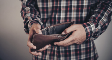 СРБИЈА, ЦРНА ГОРА, АЛБАНИЈА, МАКЕДОНИЈА: Koлкав процент од населението се смета за сиромашно?