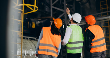 Платите се зголемуваат, ама работниците и натаму им бегаат