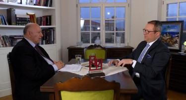 ФИЛИП НИКОЛОВСКИ ВО „БИЗНИС-КЛУБ“: „МИНИСТЕРСТВОТО ЗА ФИНАНСИИ ТРЕБА ДА БИДЕ ОЛИЦЕТВОРЕНИЕ НА ПРОФЕСИОНАЛИЗМОТ“