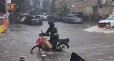 (ВИДЕО) ЊУЈОРК Е ПОПЛАВЕН: Две лица загинати, издадено е ново предупредување