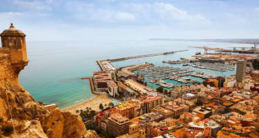 ТУРИСТИТЕ ПРОСЕЧНО ТРОШАТ ПО 1.380 ЕВРА: Која европска земја прими над 76 милиони посетители?