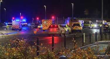 Масовниот напад со нож во воз во Велика Британија е изолиран инцидент, тврди британскиот министер за одбрана - Уапсени се две лица