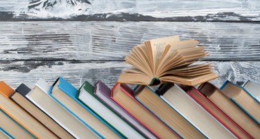 „НЕ МОЖЕ ЛЕКТИРА ШТО ЈАС СУМ ЈА ЧИТАЛ, ДА ЈА ЧИТА И МОЕТО ДЕТЕ“: Конечно МОН организира јавна дискусија за нов лектирен список