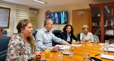 СЛОЖНИ БРАЌА, КУЌА ГРАДАТ: Во кабинет кај Герасимовски противкандидатите Ивановска и Среброва, само Лабудовиќ не се појавил