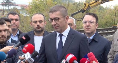 „ДЕЛУВА СМЕШНО, НО СЕ ДОВЕДОВМЕ ДО ОВАА СИТУАЦИЈА“: Мицкоски за акцијата за чистење