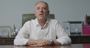 ЌИРА ЌЕ ГО ПРОДАВА СЛУБЕЖНОТО „АУДИ“ НА МЕРКО: Ќе се возел со неговото приватно возило